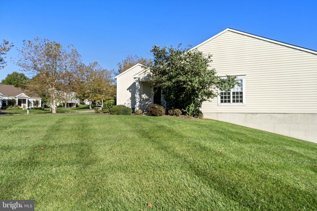 206 JOYCE CIRCLE