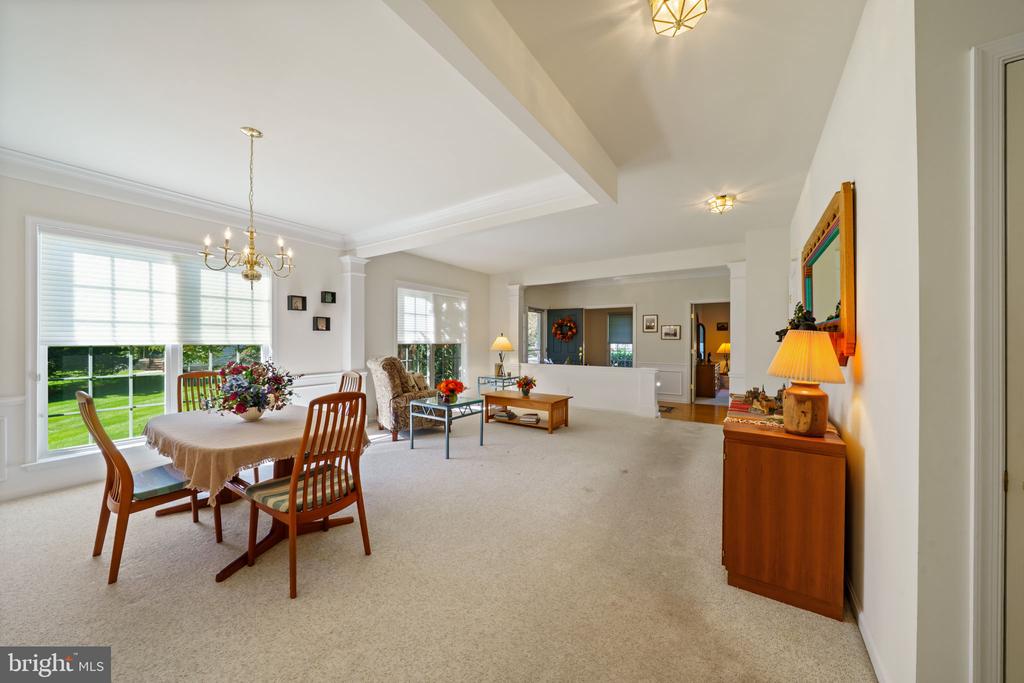 206 JOYCE CIRCLE