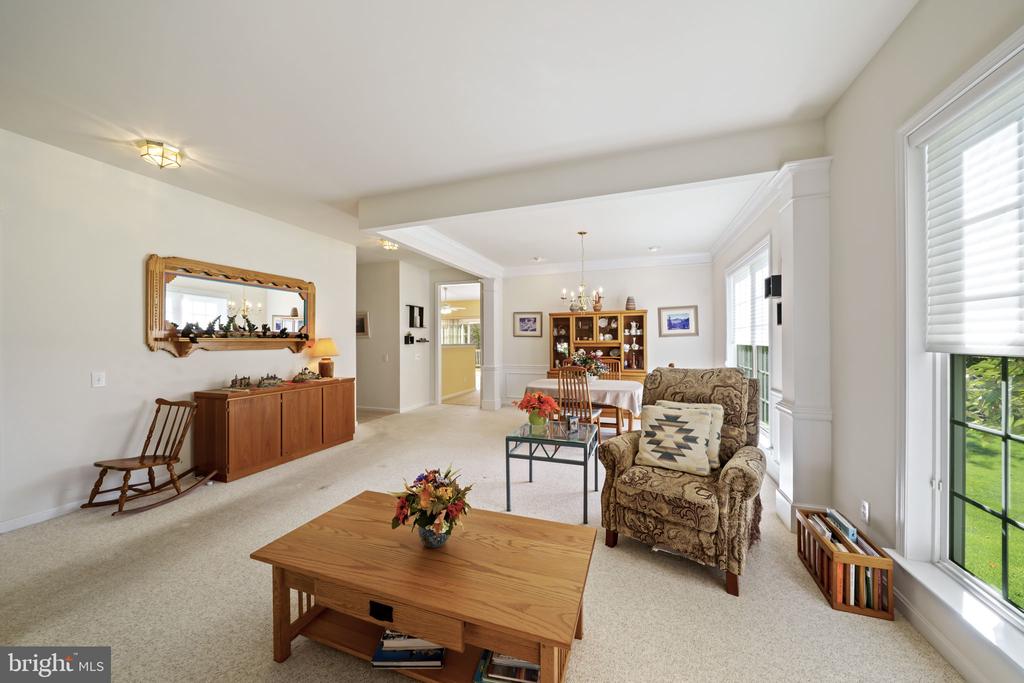 206 JOYCE CIRCLE