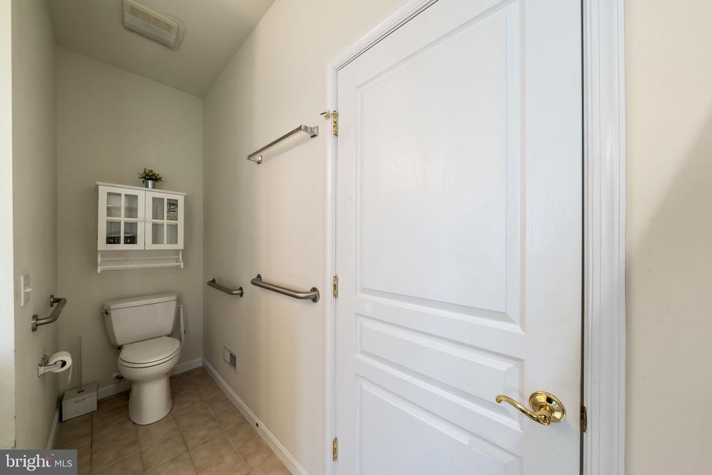206 JOYCE CIRCLE