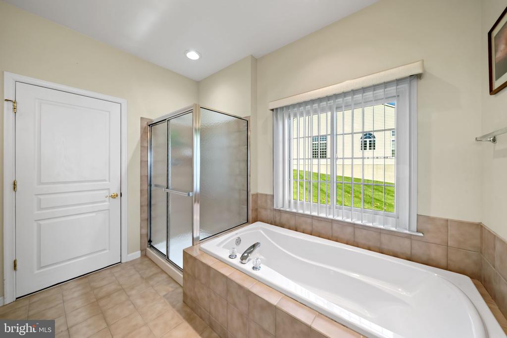 206 JOYCE CIRCLE