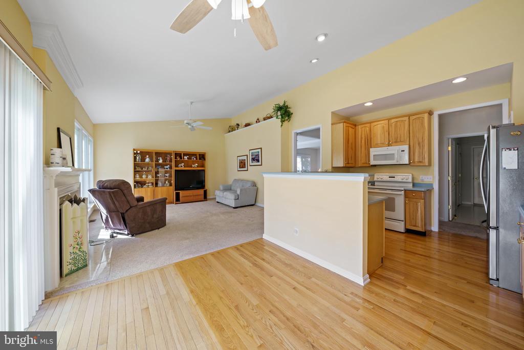 206 JOYCE CIRCLE