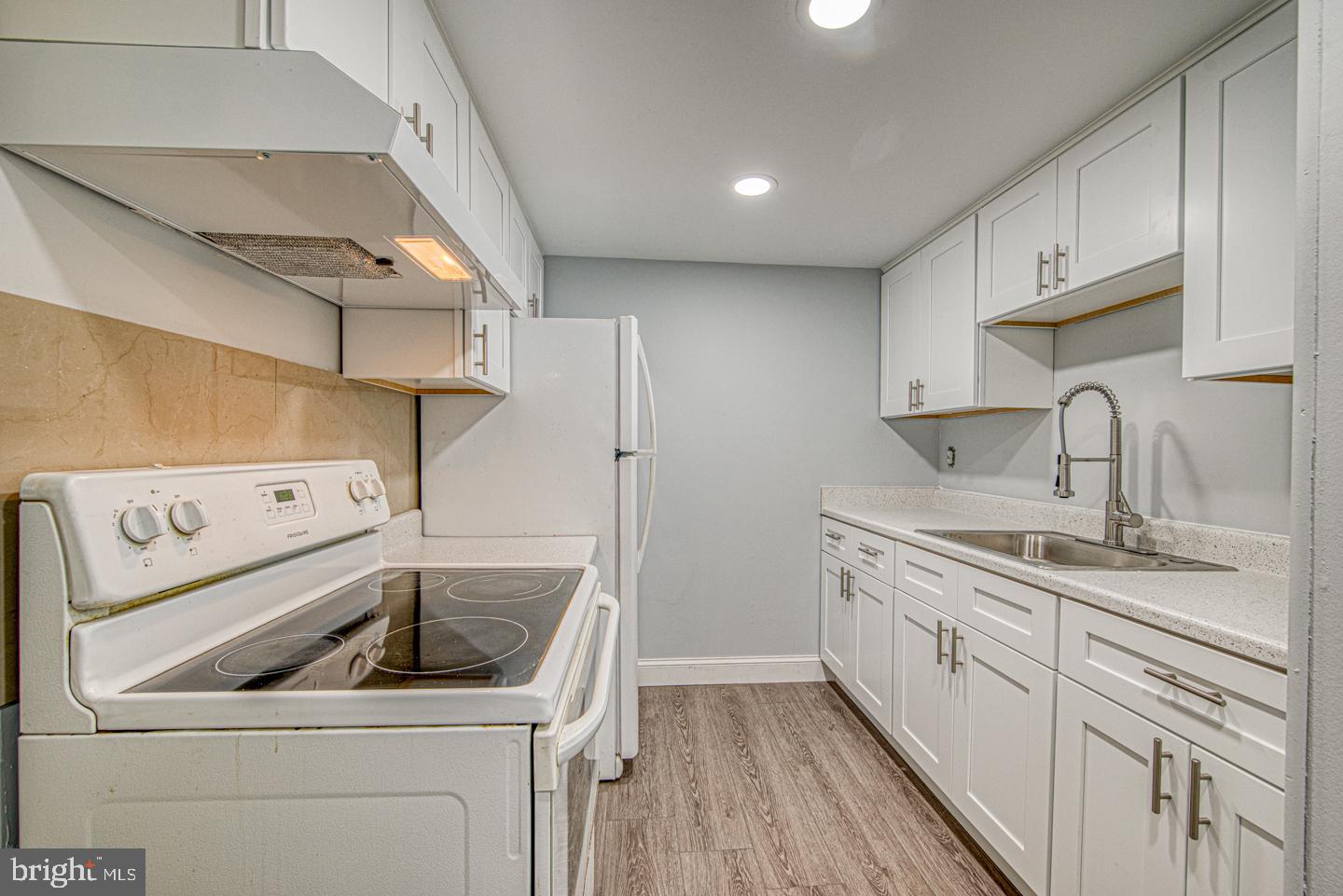 1518 MANLEY ROAD B-11