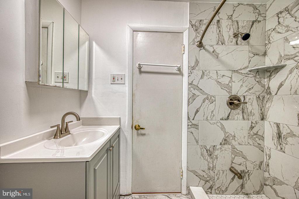 1518 MANLEY ROAD B-11