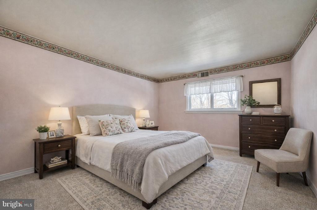 1518 MANLEY ROAD B-11
