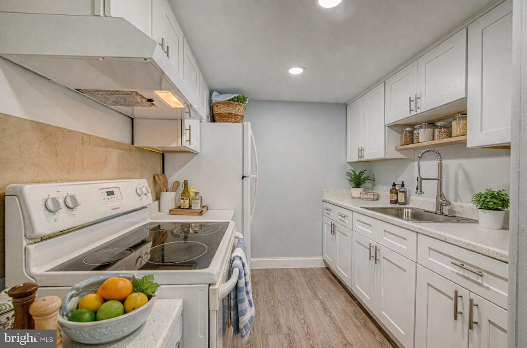 1518 MANLEY ROAD B-11