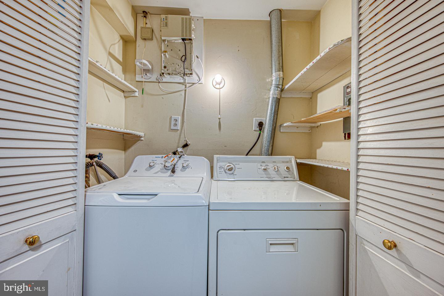 1518 MANLEY ROAD B-11