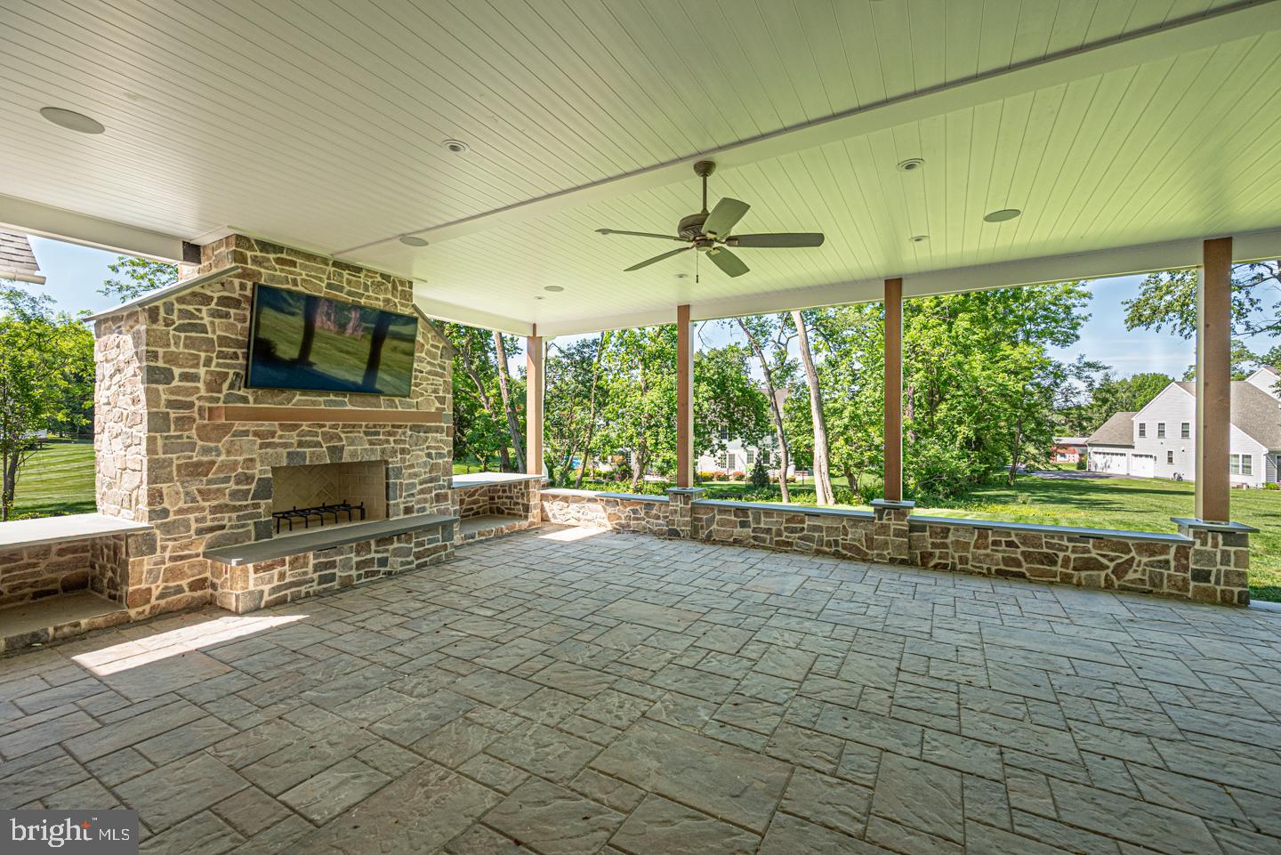 1110 W STREET ROAD B