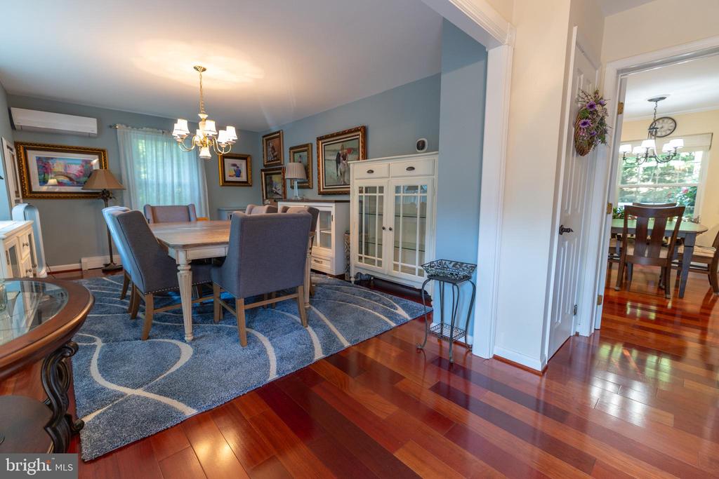 1141 SCHOOL HOUSE LANE