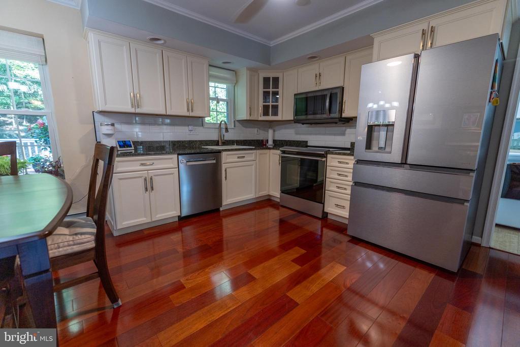 1141 SCHOOL HOUSE LANE