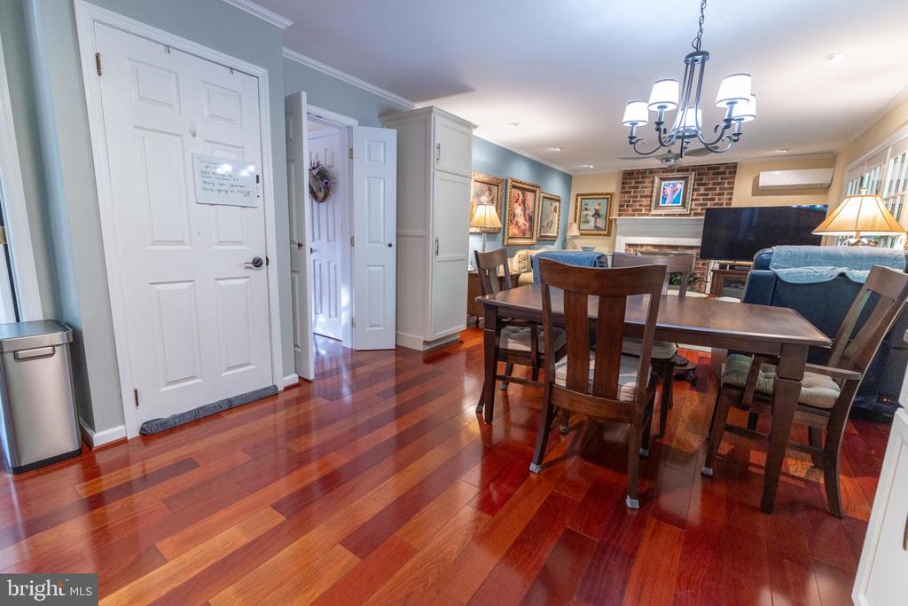 1141 SCHOOL HOUSE LANE