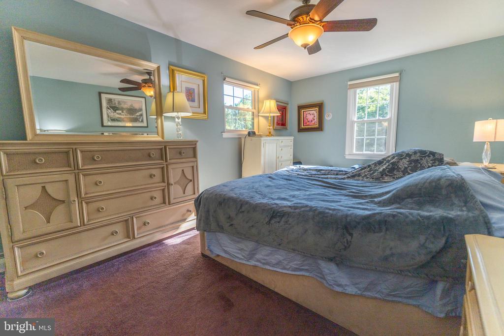 1141 SCHOOL HOUSE LANE