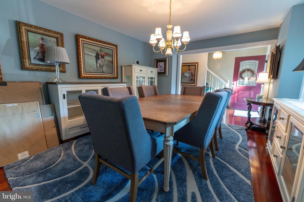 1141 SCHOOL HOUSE LANE