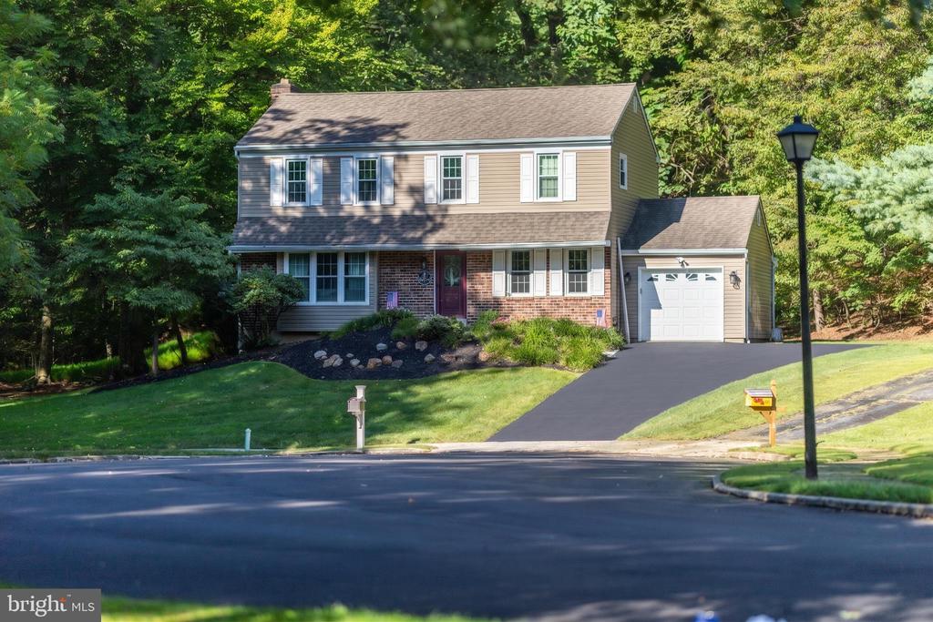 1141 SCHOOL HOUSE LANE
