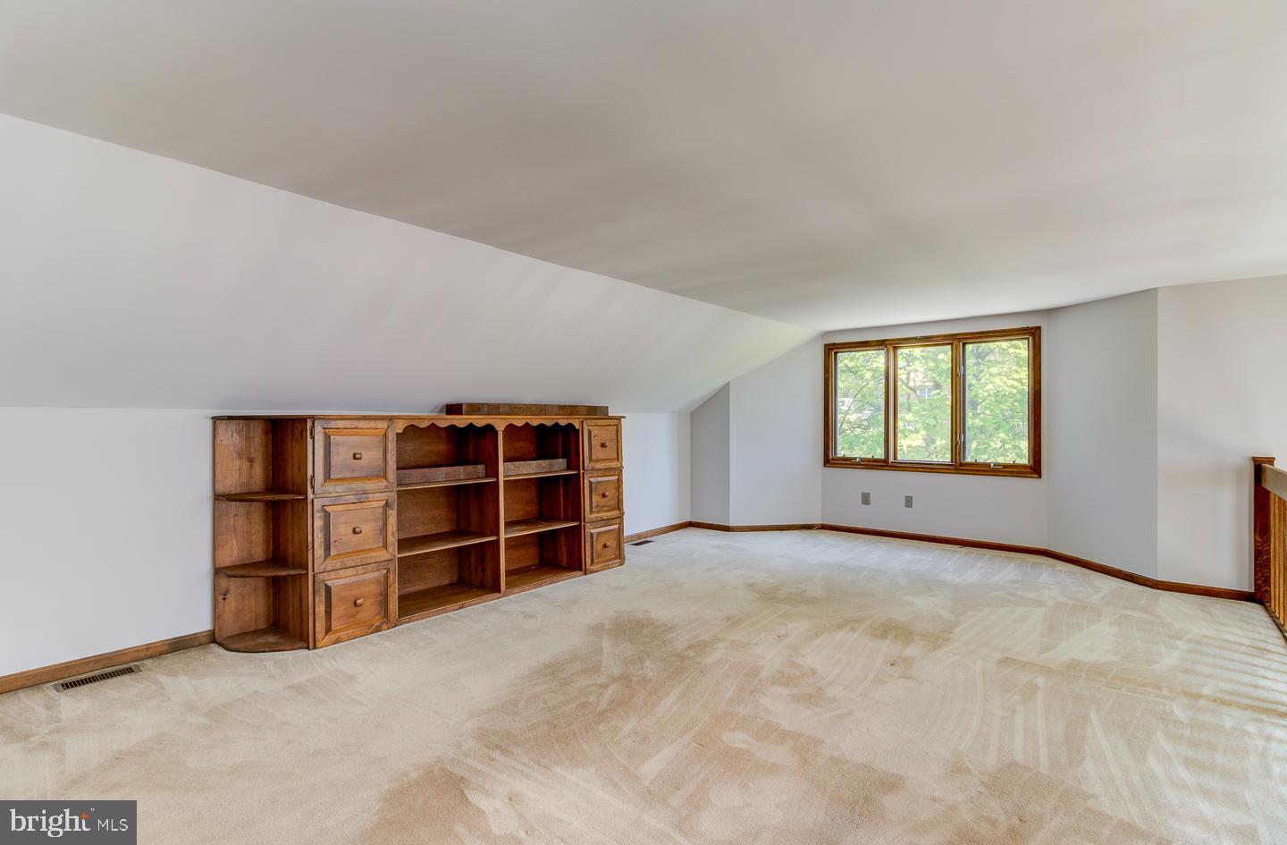 4 E Spring Oak Cir