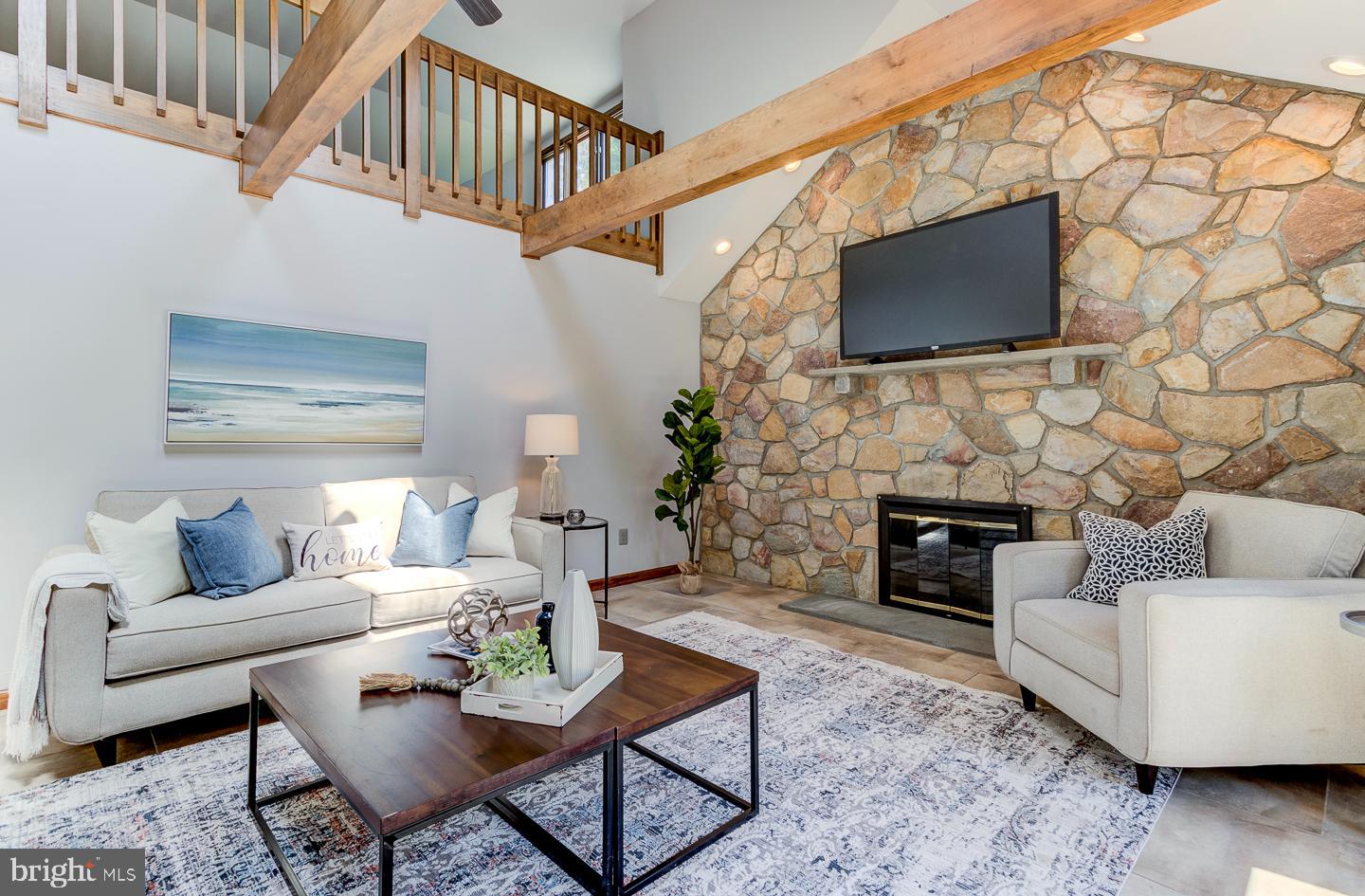 4 E Spring Oak Cir