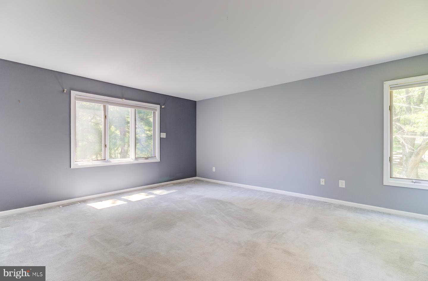 4 E Spring Oak Cir