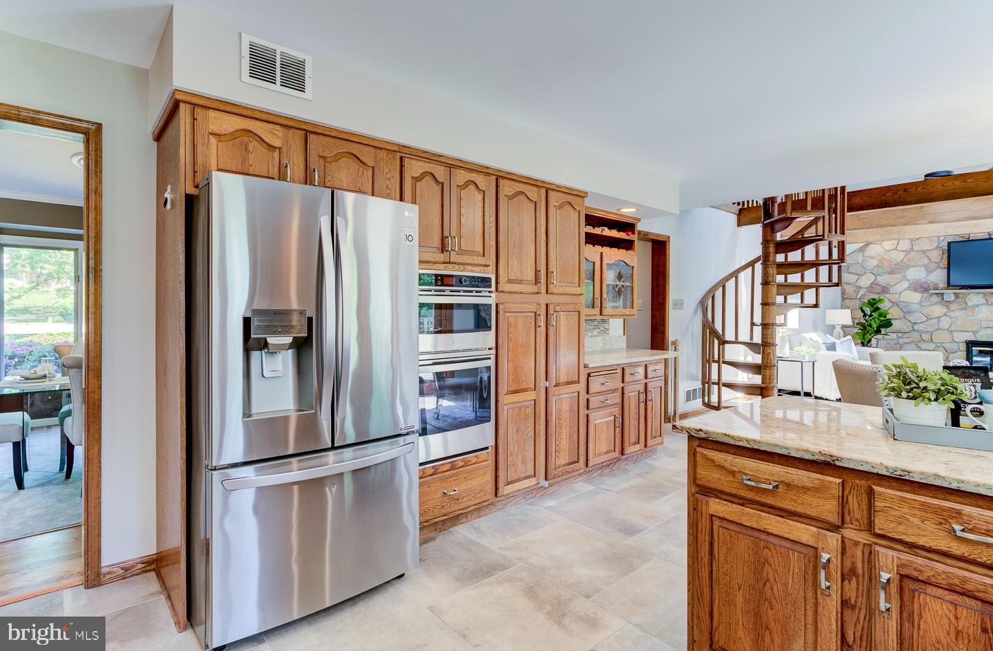 4 E Spring Oak Cir