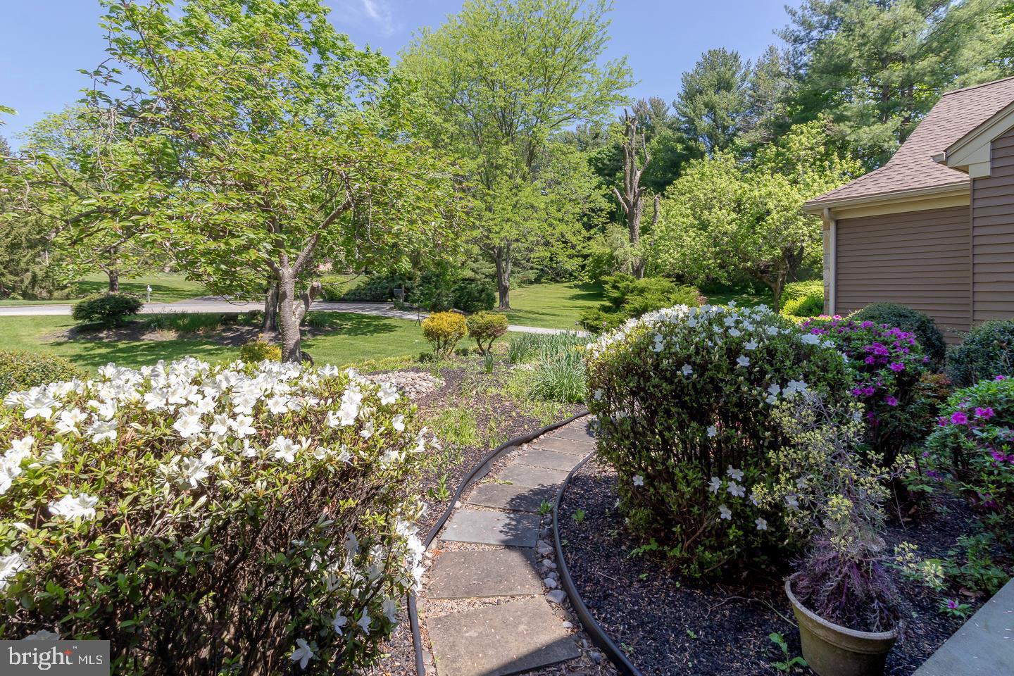 4 E Spring Oak Cir