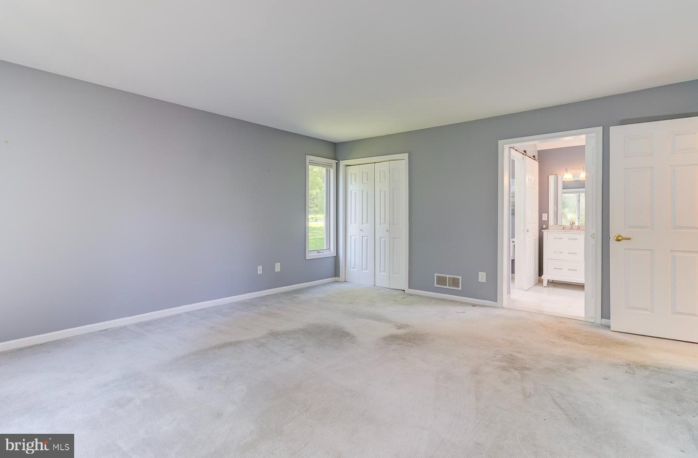 4 E Spring Oak Cir