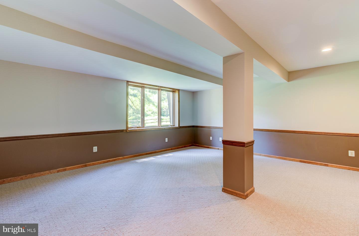 4 E Spring Oak Cir