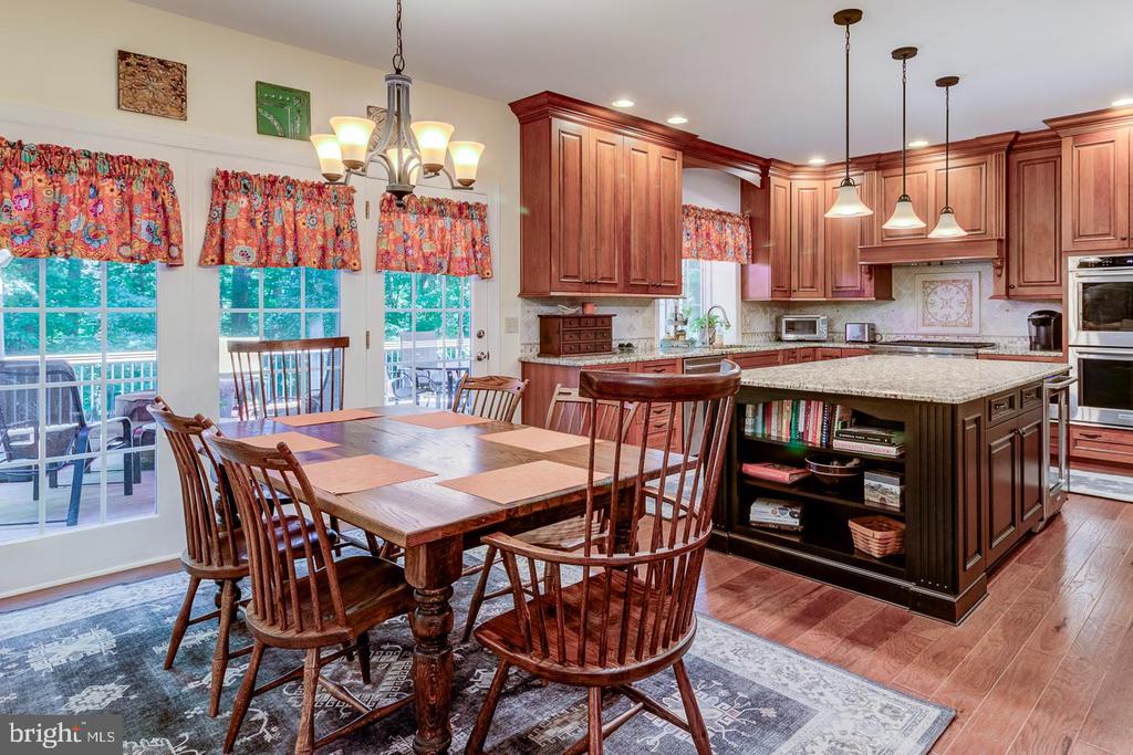 24 Cherry Cir
