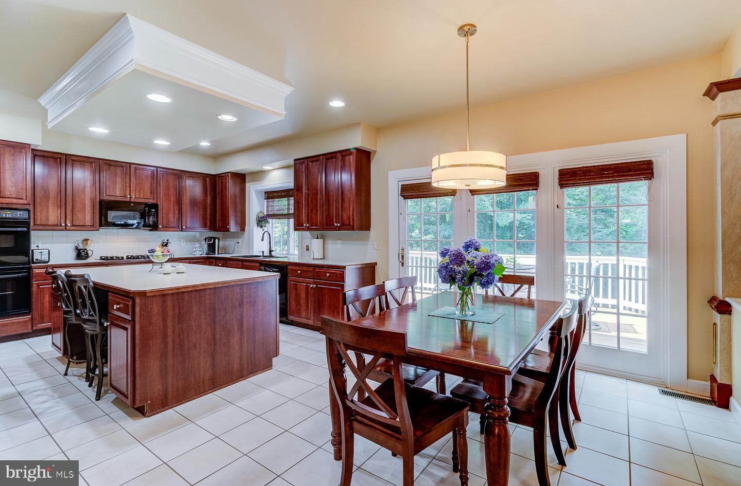 18 Cherry Cir