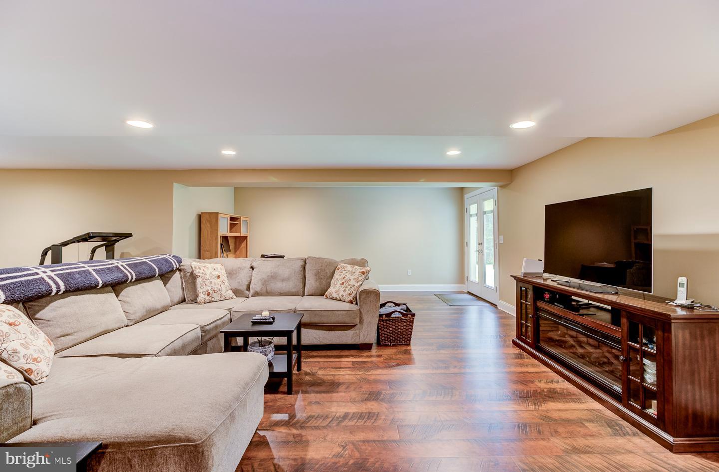 18 Cherry Cir