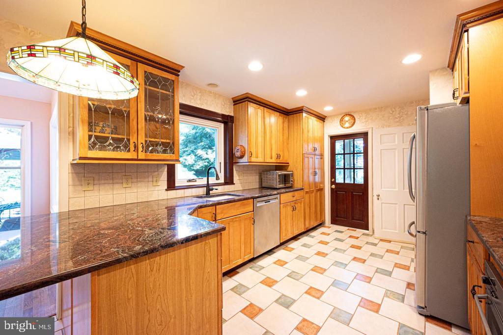 305 Beatty Rd