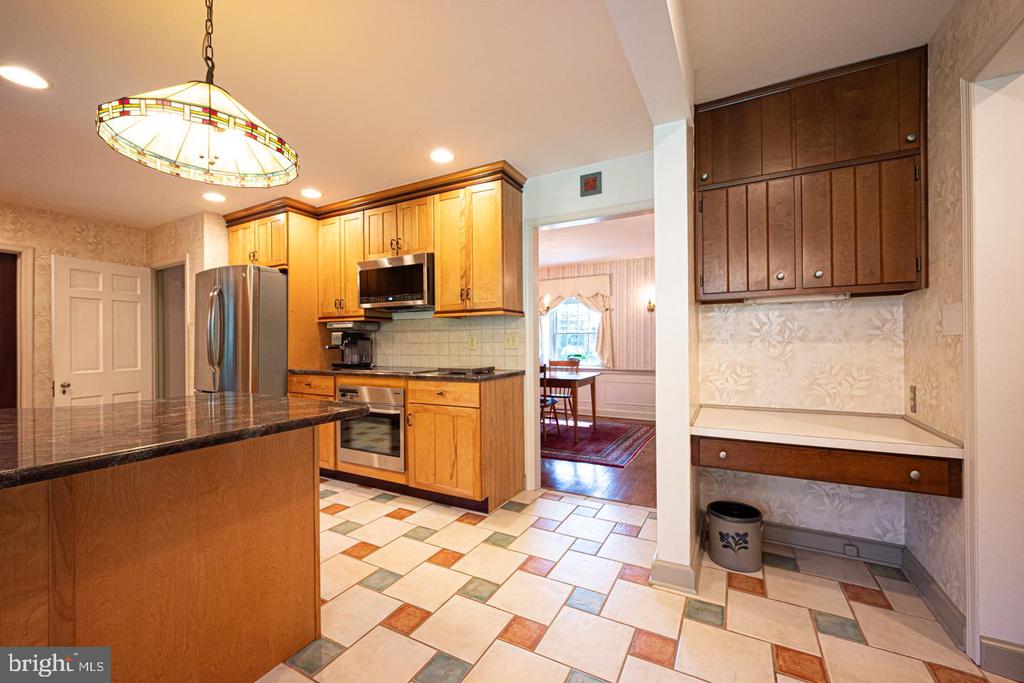 305 Beatty Rd