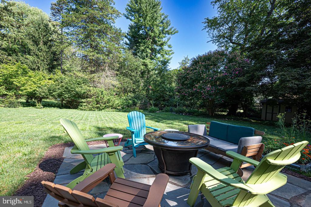 305 Beatty Rd