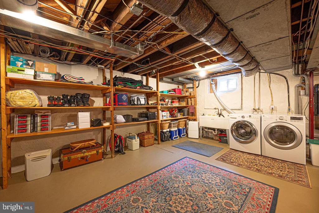 305 Beatty Rd