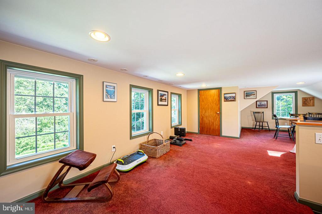305 Beatty Rd