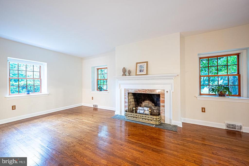 305 Beatty Rd