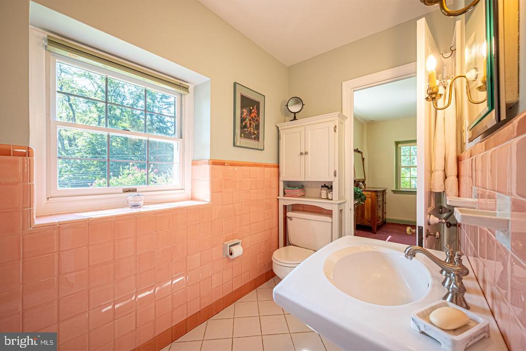 305 Beatty Rd
