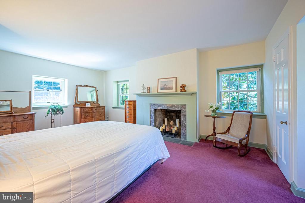 305 Beatty Rd