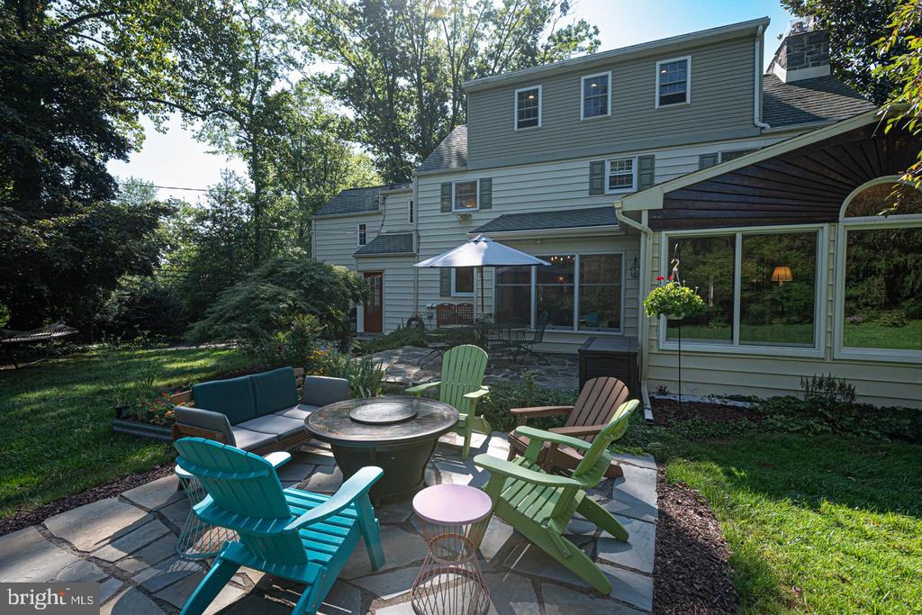 305 Beatty Rd