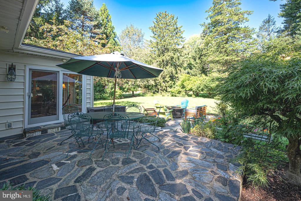 305 Beatty Rd