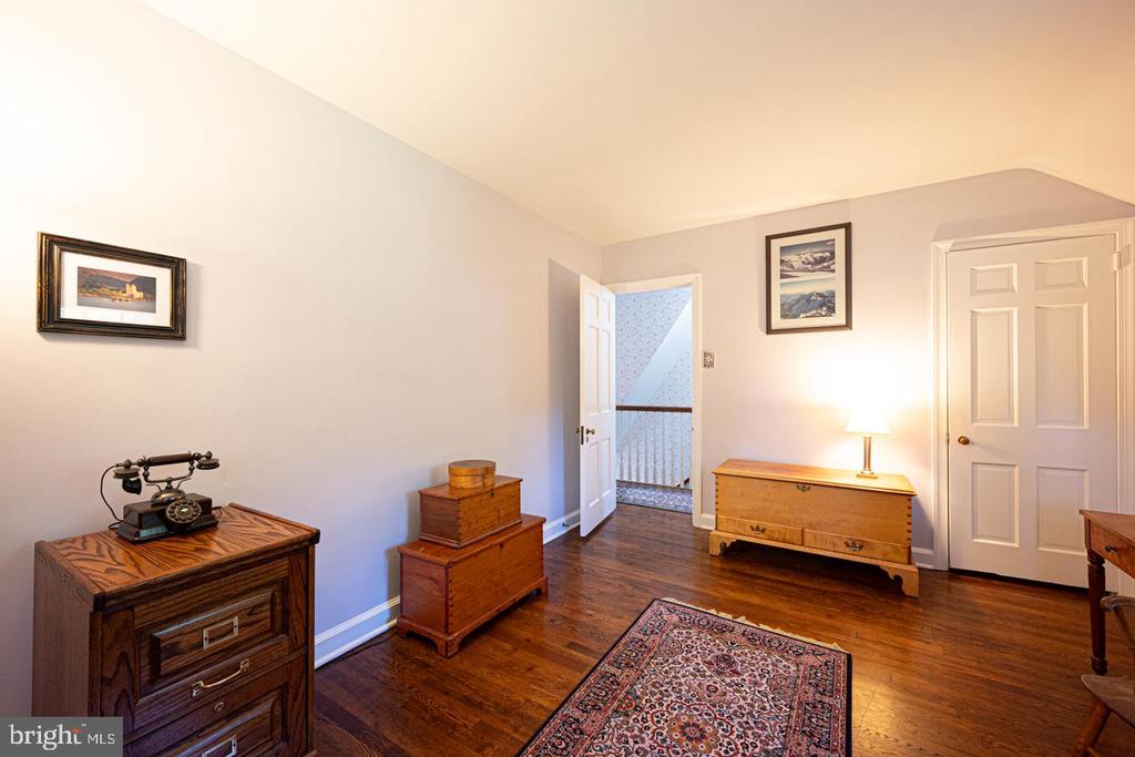 305 Beatty Rd