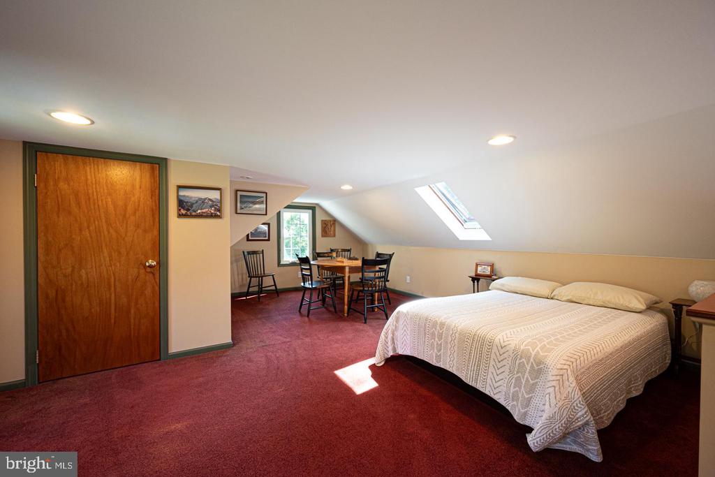 305 Beatty Rd