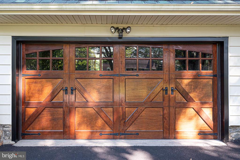 305 Beatty Rd