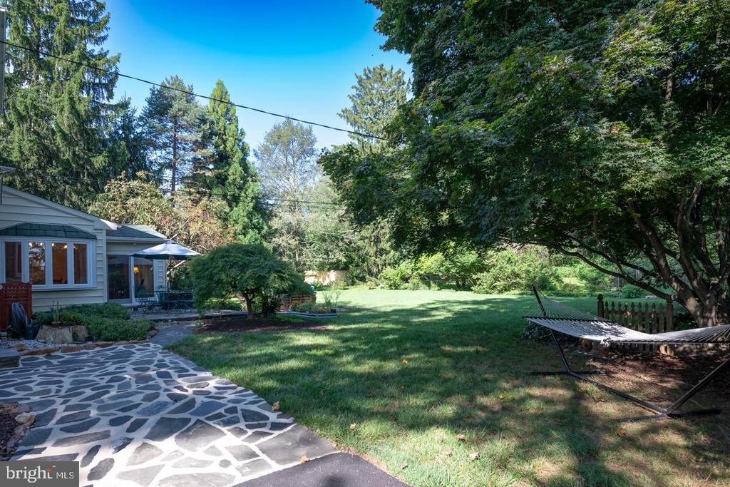 305 Beatty Rd