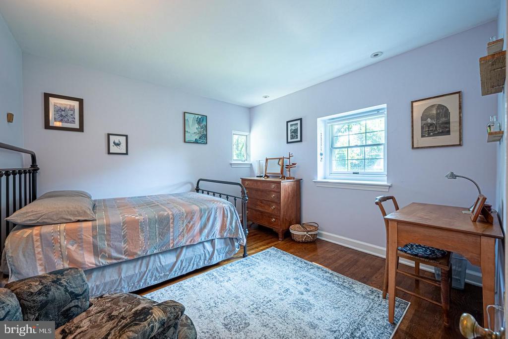 305 Beatty Rd