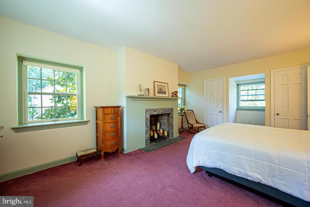 305 Beatty Rd