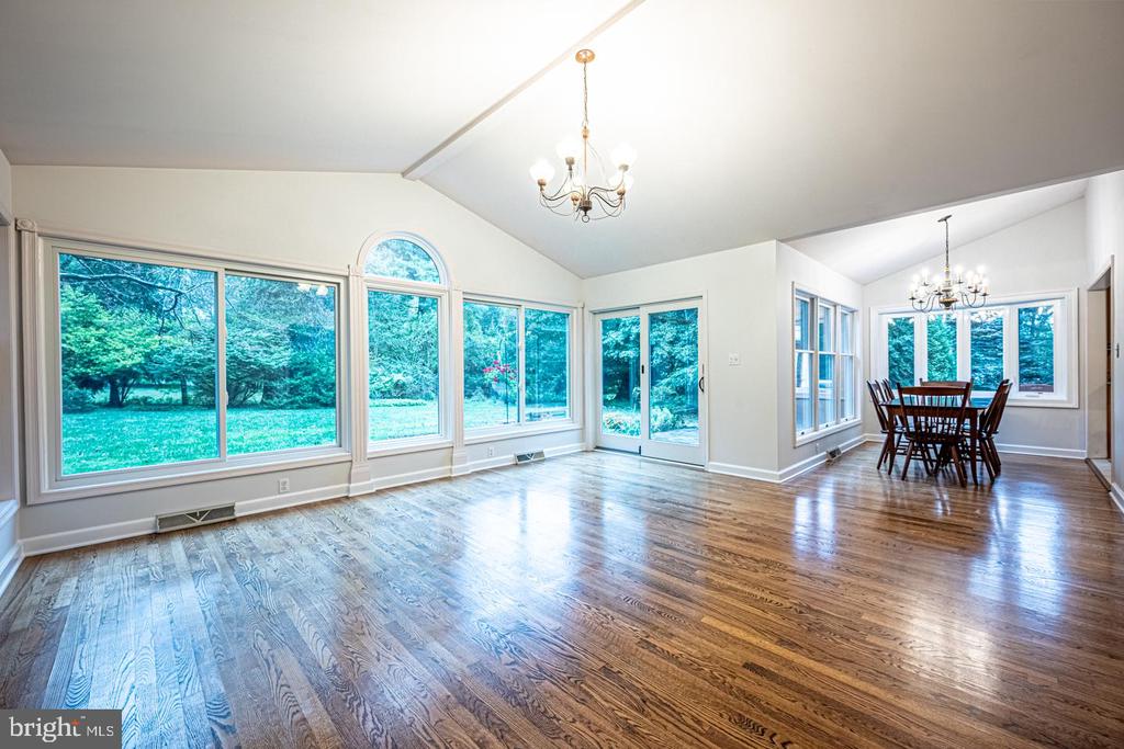 305 Beatty Rd