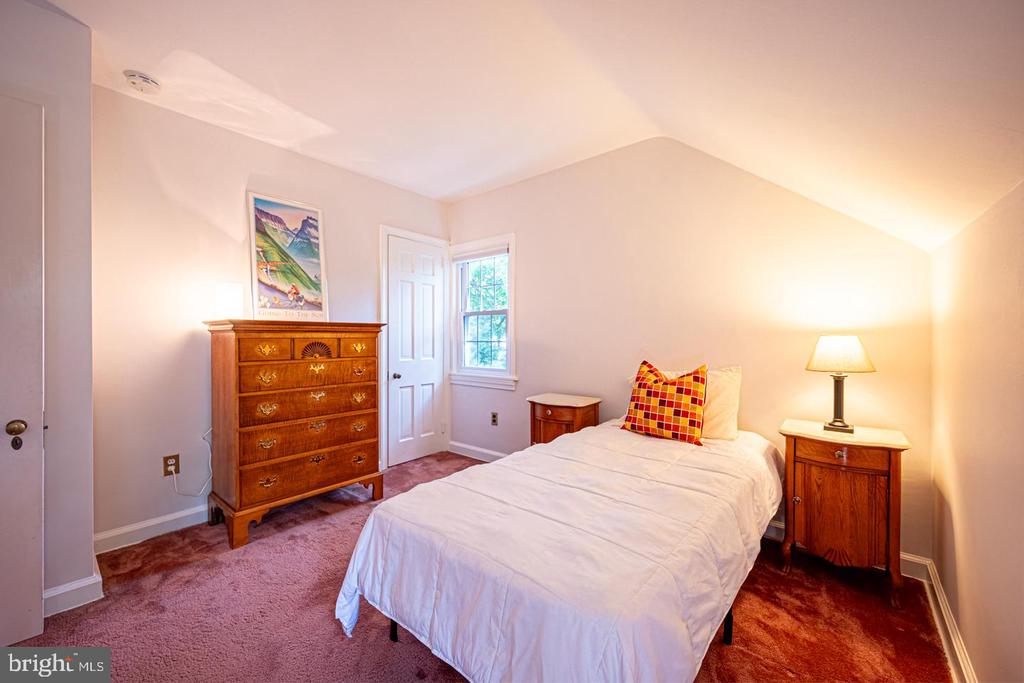 305 Beatty Rd