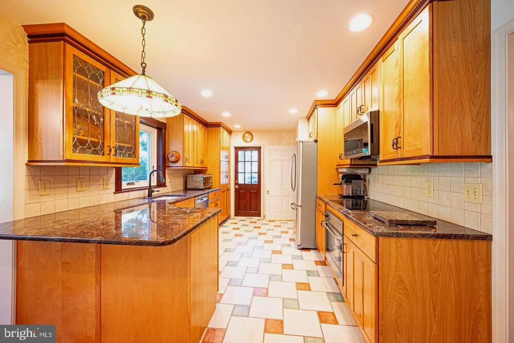 305 Beatty Rd