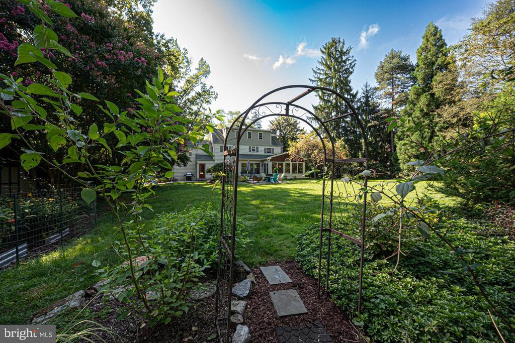 305 Beatty Rd
