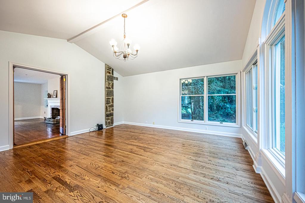 305 Beatty Rd