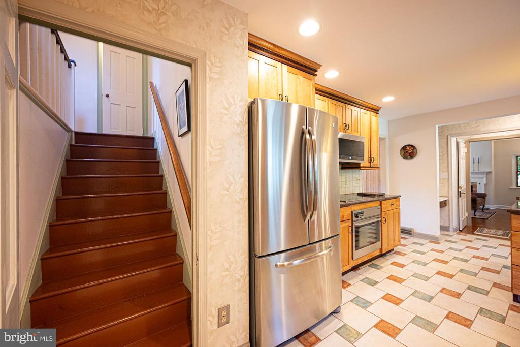 305 Beatty Rd
